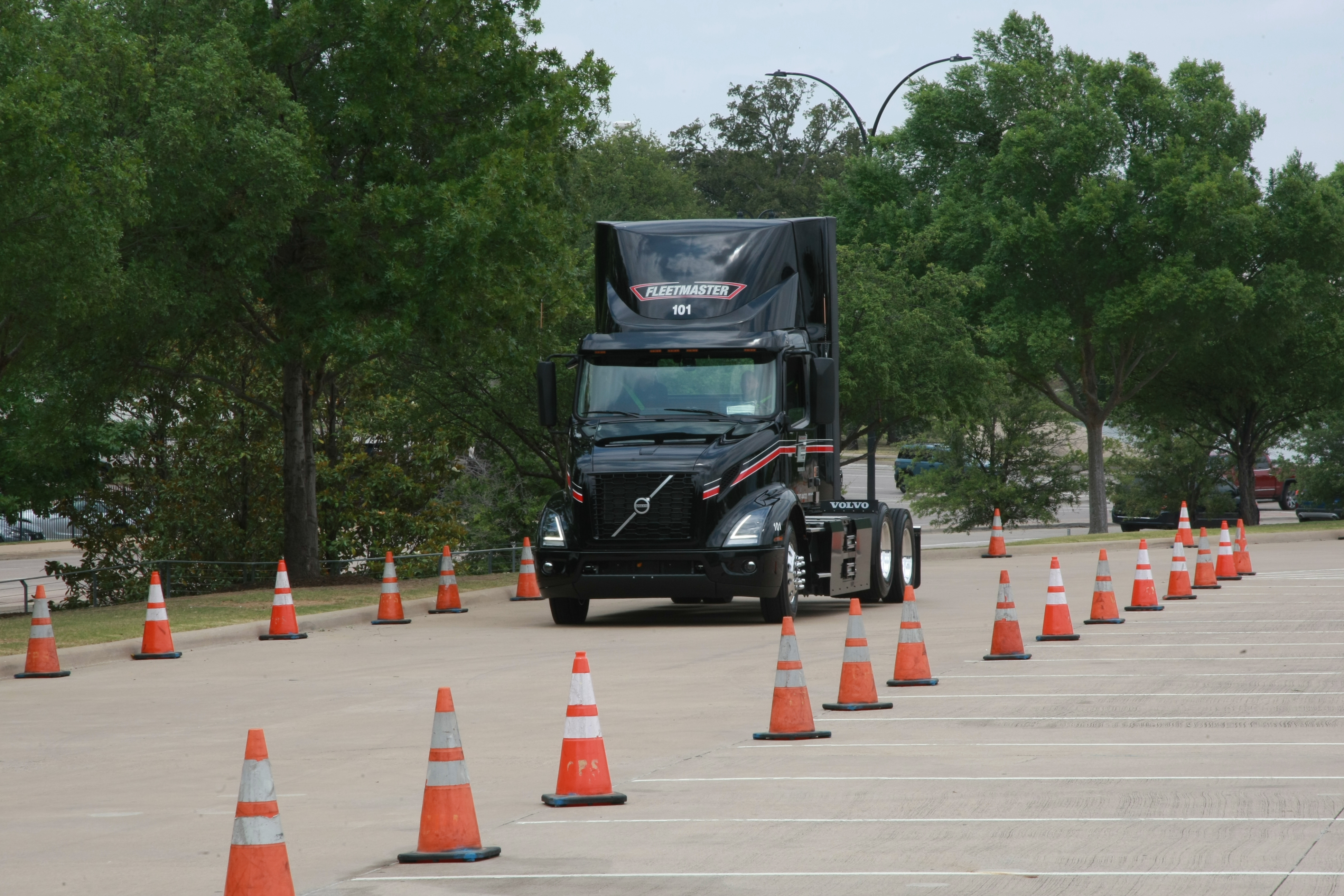 Ball and Partners Introduce the First Commercial Class 8 Battery-Electric Freight Trucks in Texas