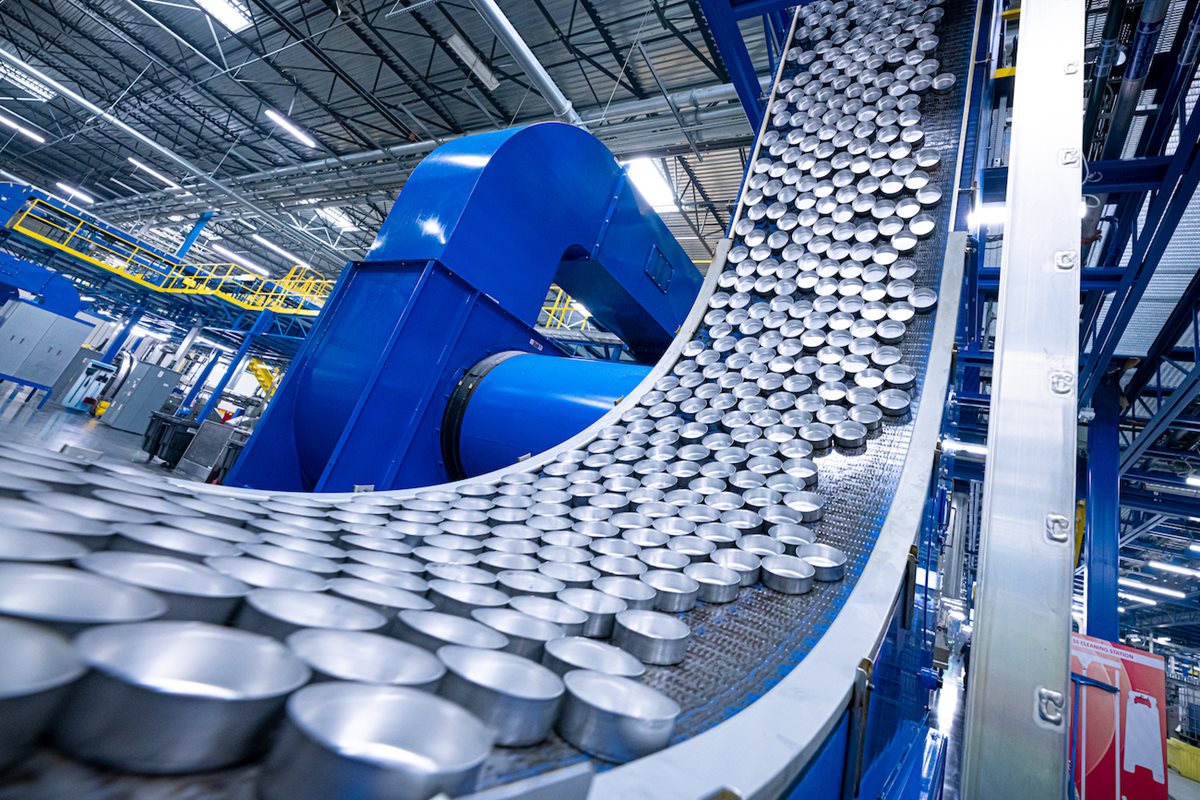 Aluminum can manufacturing equipment